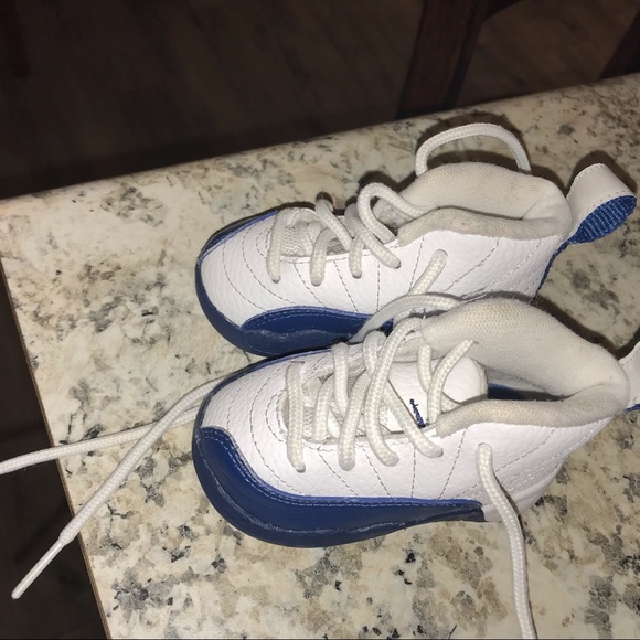 Infant shoes size 4C - Picture 2 of 8